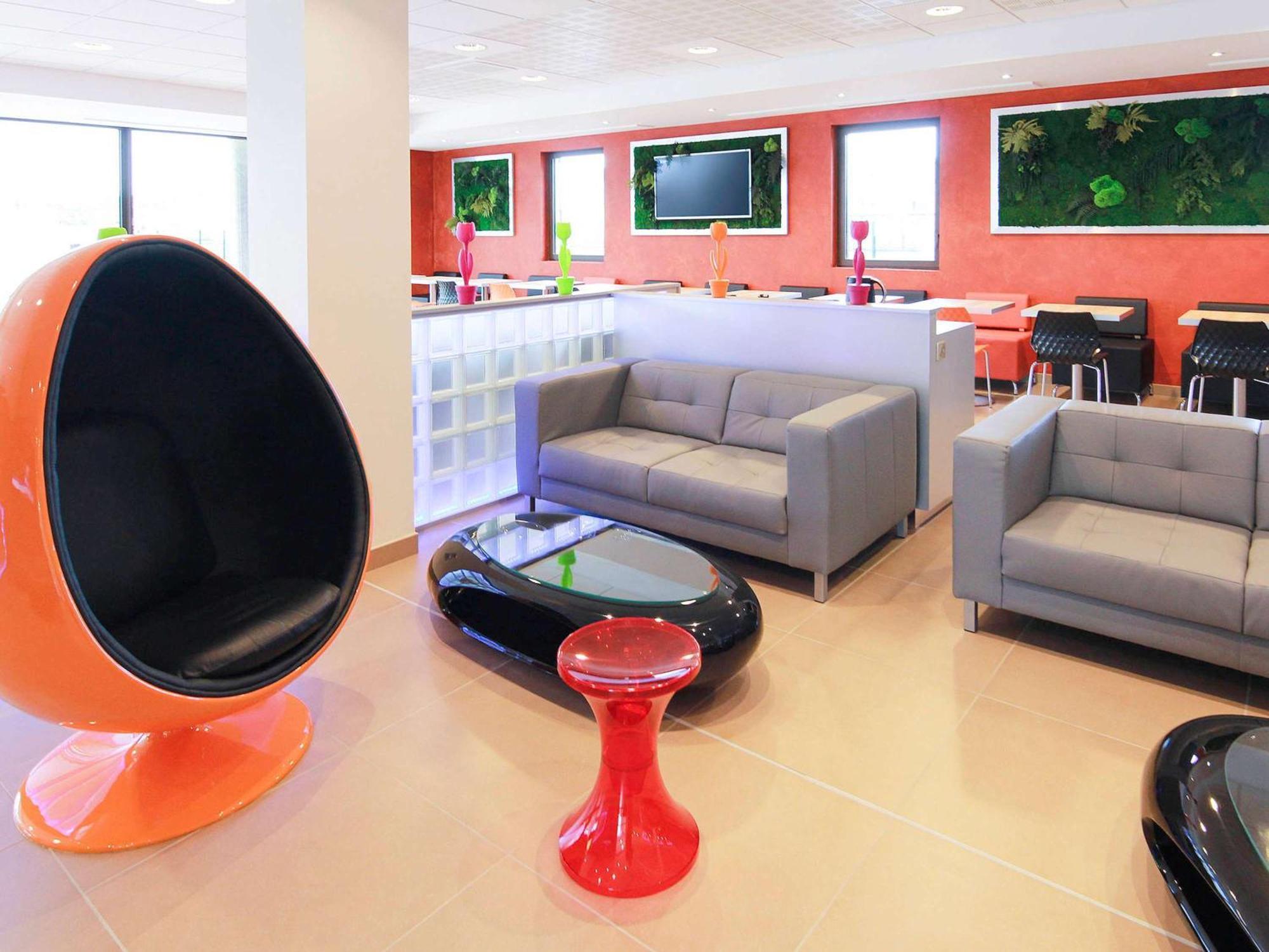 Hotel ibis Styles Flers Exterior foto