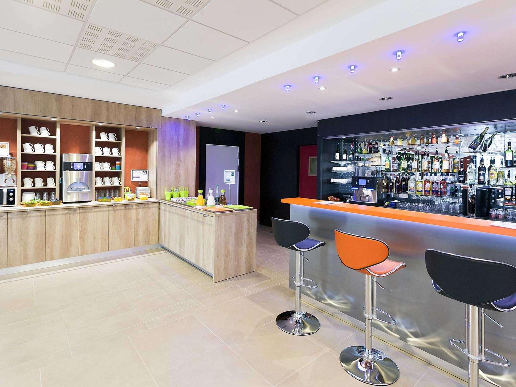 Hotel ibis Styles Flers Exterior foto