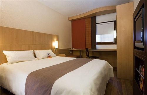 Hotel ibis Styles Flers Exterior foto